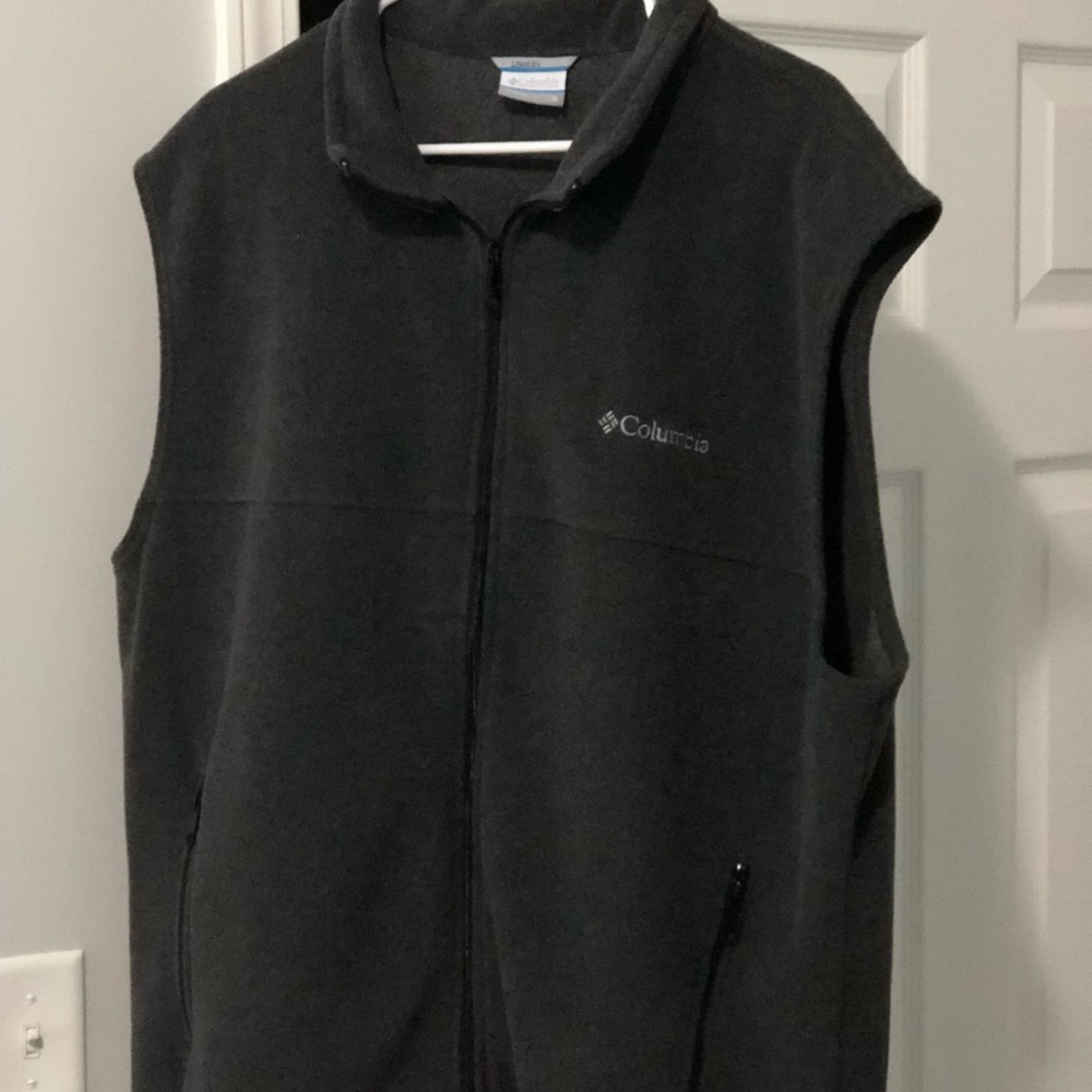 Columbia fleece charcoal zip up vest